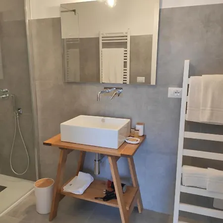 A Est Bed & Breakfast 3*