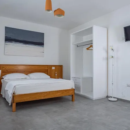 A Est Bed & Breakfast 3*