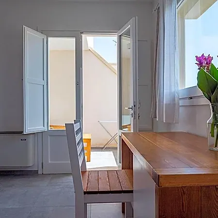 A Est Bed & Breakfast 3*