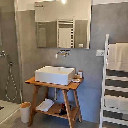 Bed & Breakfast A Est 3*