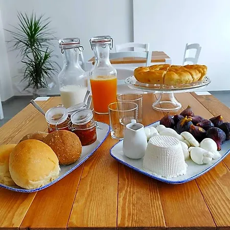 A Est Bed & Breakfast 3*